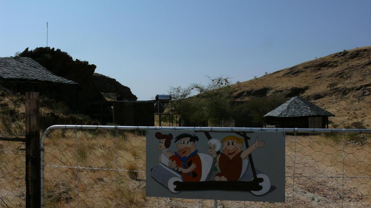 Rooiklip Camp Flintstone Appartement Buitenkant foto