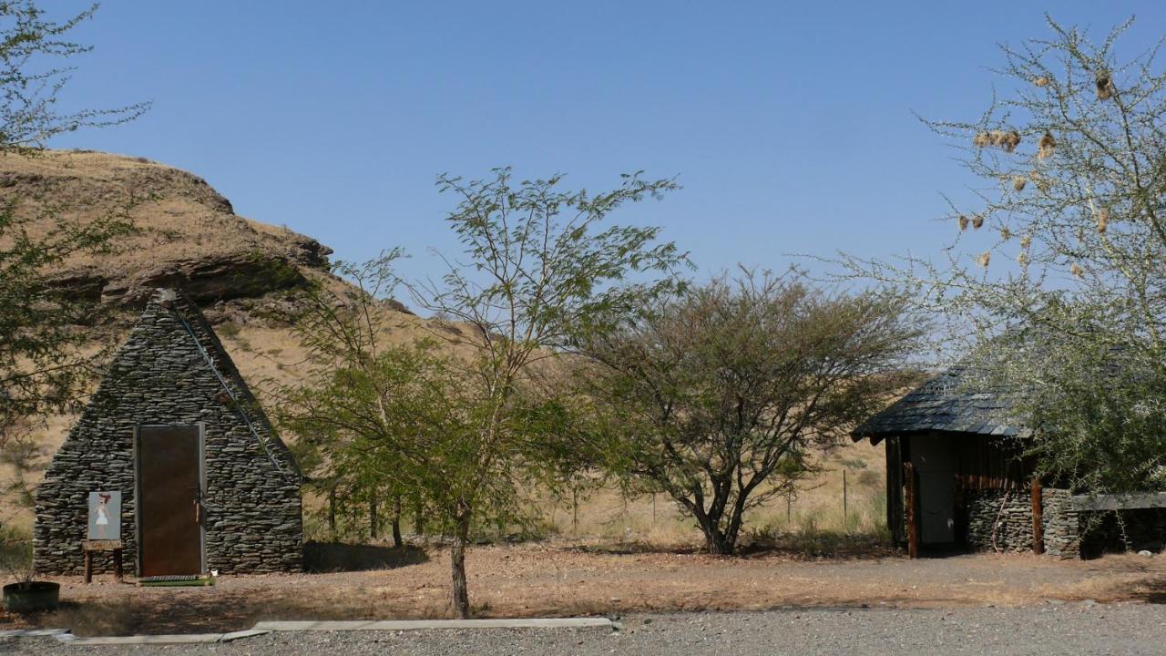 Rooiklip Camp Flintstone Appartement Buitenkant foto