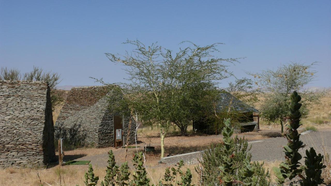 Rooiklip Camp Flintstone Appartement Buitenkant foto